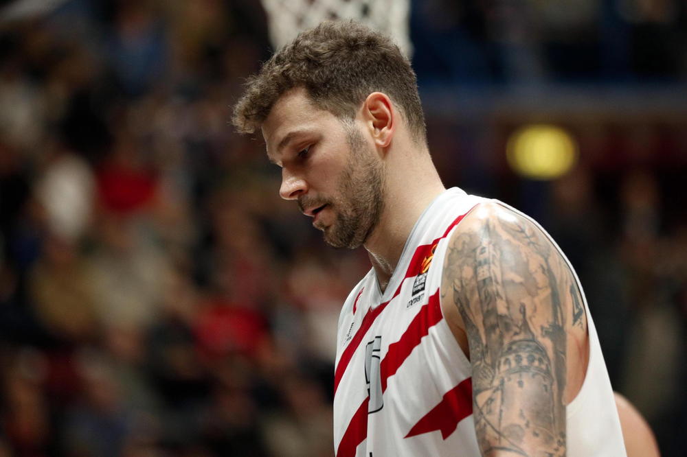 POVREDIO SE VLADIMIR MICOV: Olimpija saopštila da je srpski košarkaš povredio lakat! (FOTO)