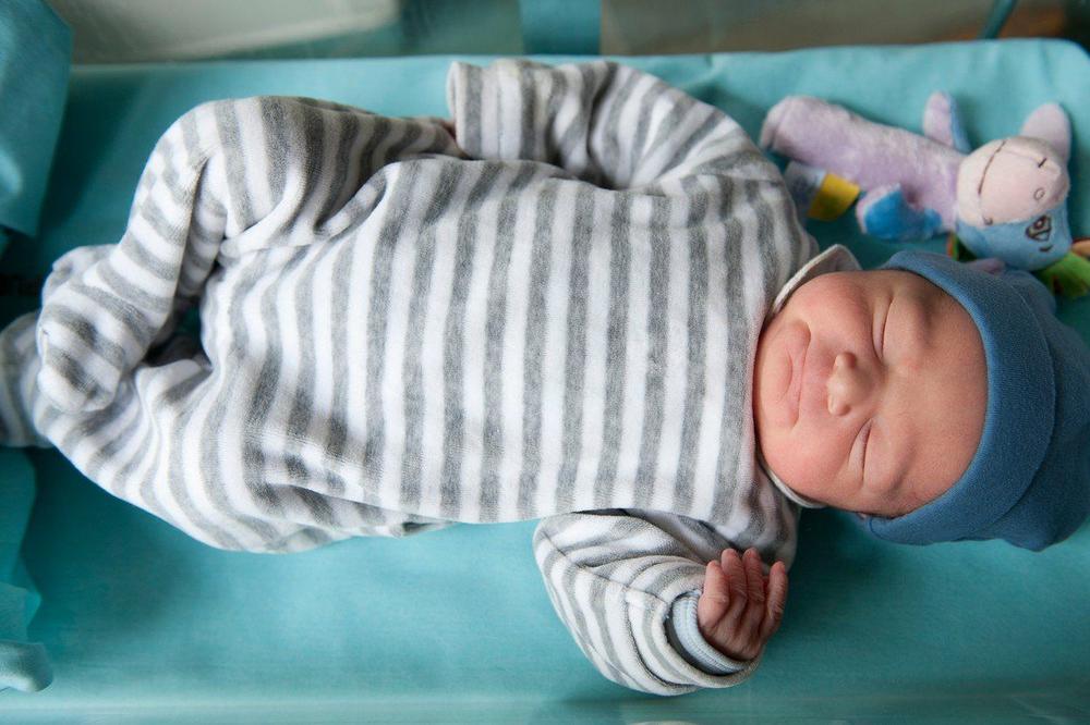 SVAKA ČAST: U Skoplju rođen dečak težak 5.700 grama! Najveća beba u Severnoj Makedoniji!