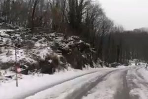 NEVREME POHARALO HRVATSKU: Grad se sručio na Dalmaciju, pao i sneg! Bilo je više od 2.000 udara munja! (VIDEO)