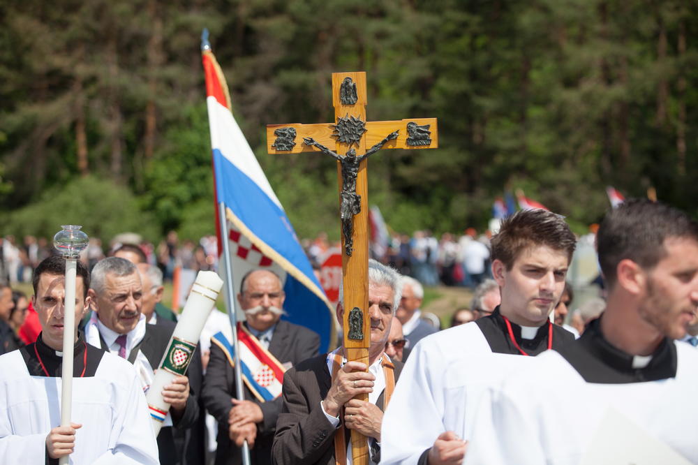 ZAŠTO AUSTRIJA TOLERIŠE USTAŠKO DIVLJANJE: Ugledni Standard razotkrio licemerje skupa u Blajburgu