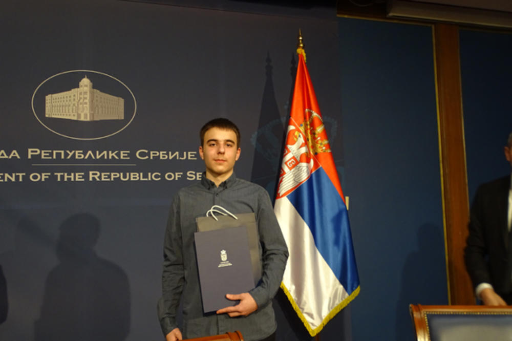 ALEKSANDAR JE PONOS SUBOTICE: Jedini osnovac u Srbiji koji je dobio najveće državno prosvetno priznanje
