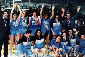 KAD SU RAZA I EKIPA POKORILE STARI KONTINENT: Pre 30 godina košarkašice tuzlanskog Jedinstva postale su šampionke Evrope (VIDEO)