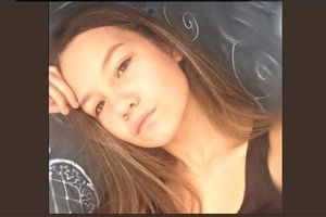 JEZIVA SMRT: Devojčicu (14) ubio mobilni kad je upao u kadu! Ovo je treća tinejdžerka u Rusiji koju je usmrtio telefon!