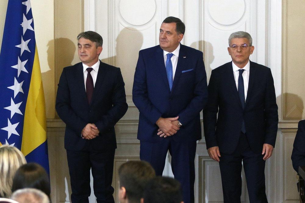 VESELA POSETA SLOVENIJI: Pahor doveo harmonikaše članovima Predsedništva BiH, Dodik ih odmah zakitio! (FOTO)
