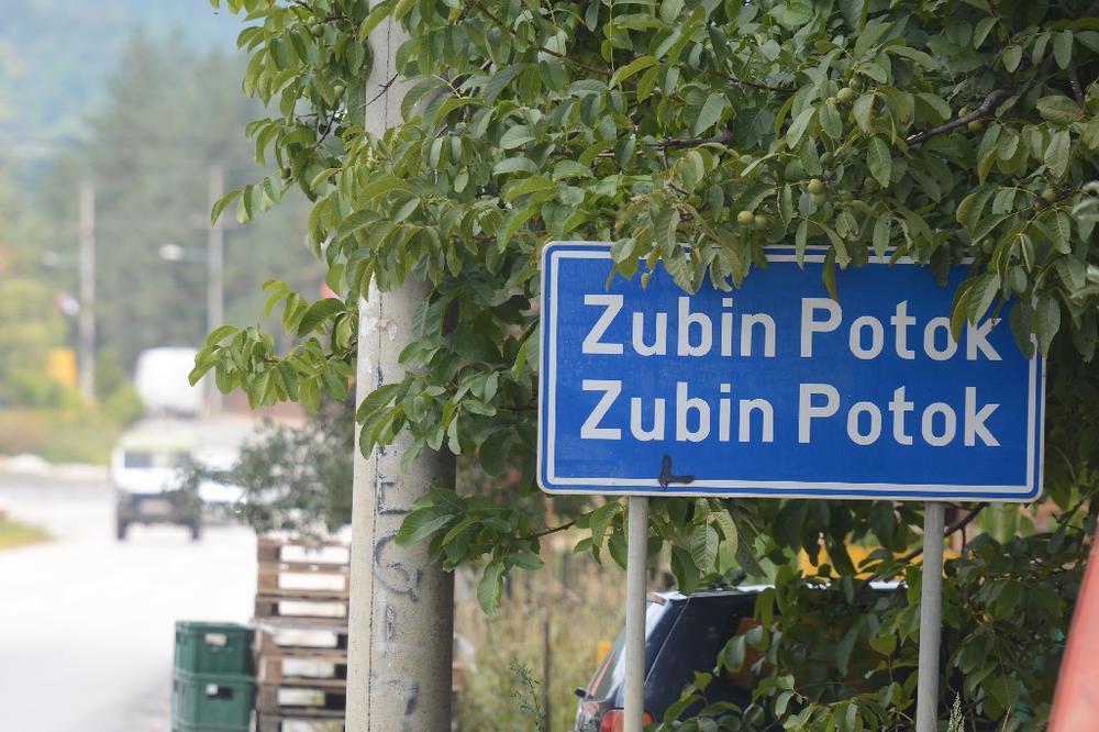 KURTIJEVI POLICAJCI PRETUKLI TROJICU SRBA: Teror nastavljen u Zubinom Potoku, pripadnici FIT ih batinali bez ikakvog razloga!