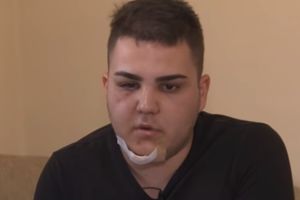 SREDNJOŠKOLAC BRUTALNO PRETUČEN U DISKOTECI U ZAJEČARU! Polili ih pićem u separeu, a onda PRETUKLI ispred! KAD JE OTIŠAO DA SE UMIJE, USLEDIO JE JOŠ GORI NAPAD (VIDEO)