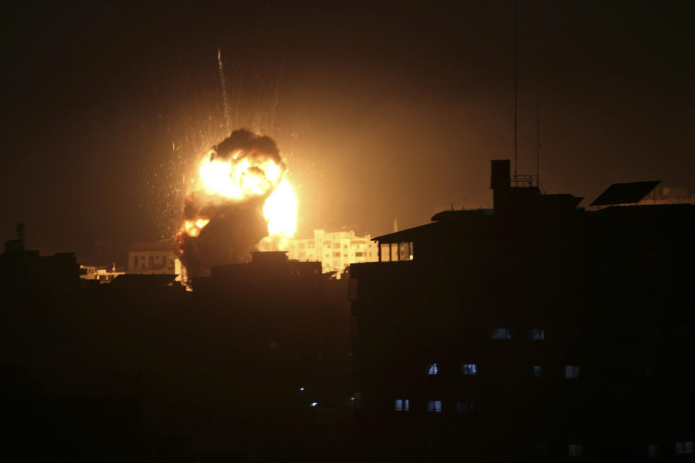 NIŠTA OD PRIMIRJA! PONOVO GORELO NEBO U POJASU GAZE: Padale bombe na OBE STRANE! Hamas ispalio raketu, Izrael uzvratio JAKIM EKSPLOZIJAMA! (VIDEO)
