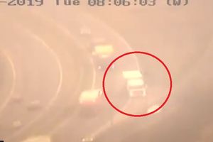 STIĆI ĆE GA ZASLUŽENA KAZNA: Policija objavila snimak za NEVERICU! Kada vidite kako vozi kamion NEĆE VAM BITI DOBRO (VIDEO)