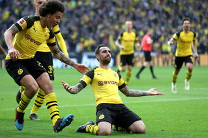 ŠOKANTNO POPODNE U NEMAČKOJ: Dortmund do pobede golovima Alkasera u sudijskoj nadoknadi, kiks Bajerna u Frajburgu