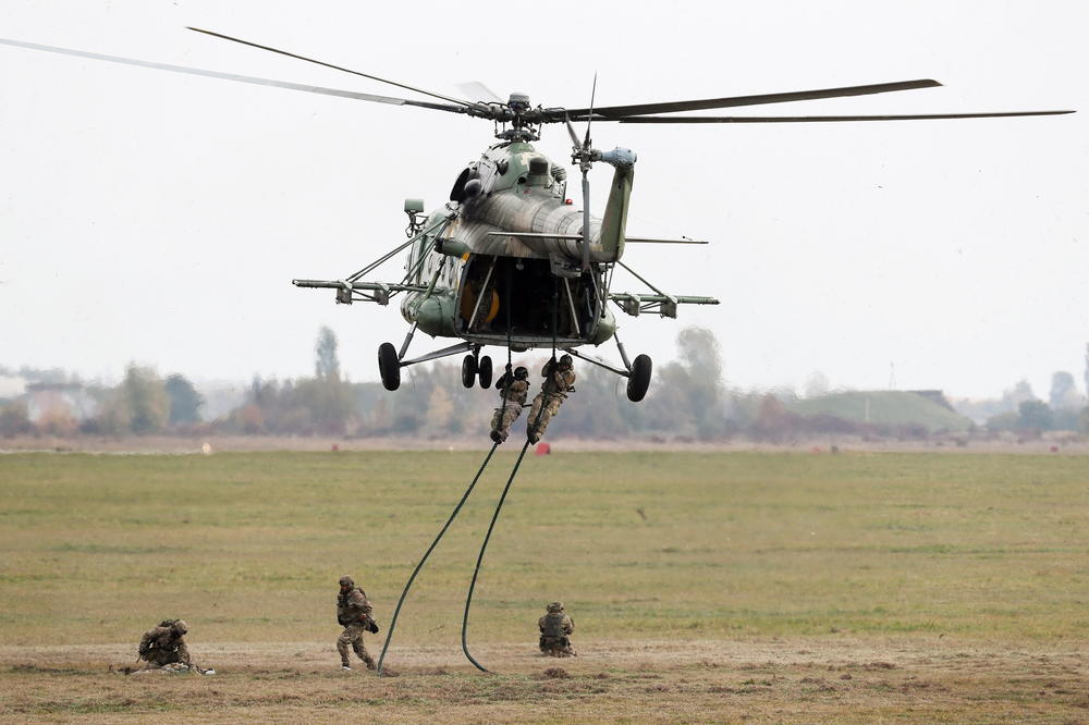 RUSKA KOBRA ODUŠEVILA AMERIKANCE: Manevar pilota Mi-24 OSTAVLJA BEZ DAHA! (VIDEO)