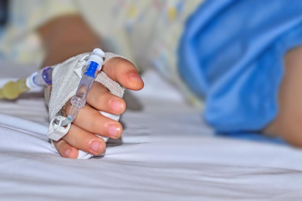 DEČAK (5) PREMINUO POŠTO JE U BOLNICI PRIMIO KRV ZARAŽENU BAKTERIJOM: Dete je lečeno od tumora mozga, a umro je nakon infekcije