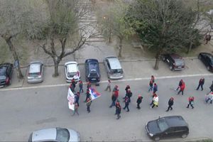 ODRŽANI PROTESTI U TRI GRADA: U Majdanpeku, Senti i Kostolcu šetalo ukupno 85 ljudi