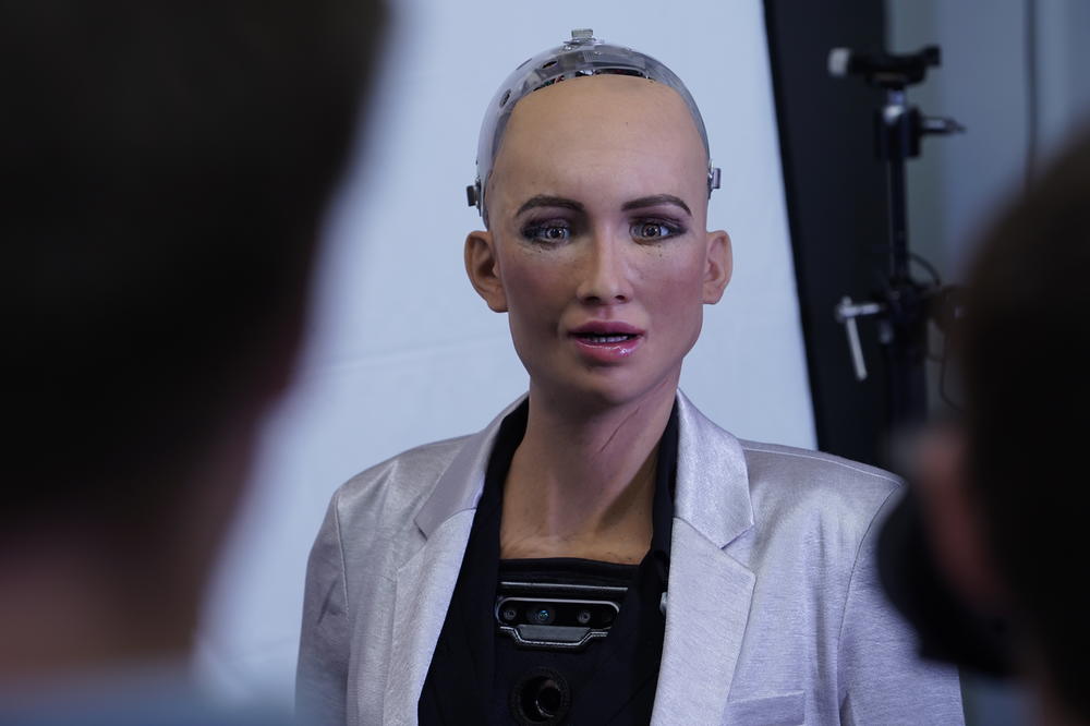 ONA JE VELIKA SVETSKA ZVEZDA I DANAS STIŽE U BEOGRAD: Upoznajte Sofiju, prvog robota građanina na svetu!   Evo kako izgleda i kako govori NEVEROVATNO (FOTO)