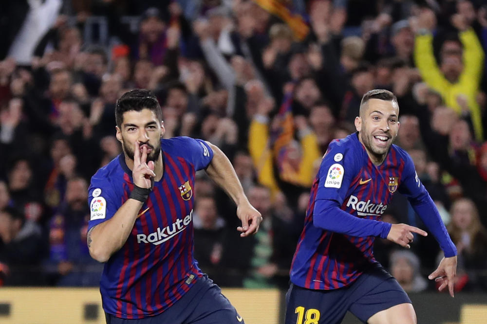KATALONCI NA KORAK OD TITULE: Barselona bolja od Atletika! Košta isključen zbog psovanja sudije, Mesi i Suarez rešili pitanje pobednika! (VIDEO)