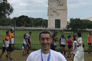 PONOSI SLAVU SRBIJE U MAJICI KURIRA: Beogradski advokat istrčao maraton u Sao Paulu