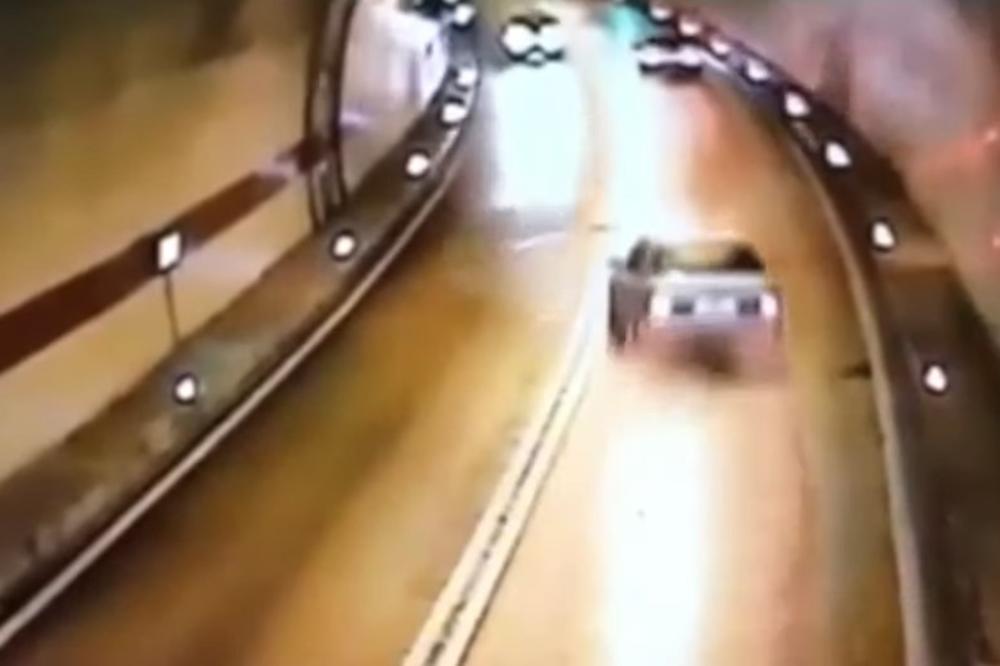 OBJAVLJEN SNIMAK KATASTROFALNOG SUDARA U TUNELU: BMW direktno udario u sitroen, a onda je usledila strašna eksplozija (VIDEO)