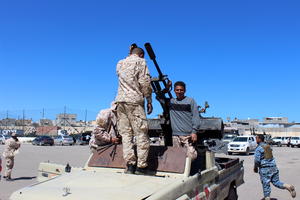 EVO ZAŠTO LIBIJSKI GENERAL MORA DA POBEDI: Haftarove snage osvajaju teren oružjem, ali će presudnu ulogu u pobedi odigrati NOVAC JEDNE MOĆNE DRŽAVE! NATO i SAD mogu samo da posmatraju! (VIDEO)