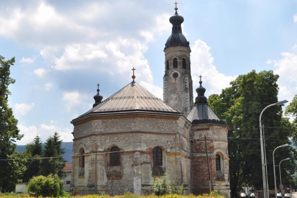 SKANDALOZNO! U HRVATSKOJ PREKOPALI GROBOVE PRAVOSLAVNIH EPISKOPA: Došli šefovi, pokupili kosti i ostavili mrtvačke sanduke sa ostacima pored crkve!