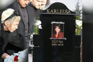 ZLATNA SLOVA ZA MAJČINO IME: Jelena Karleuša sredila je Divnin grob, mislila je na svaki detalj na spomeniku, a ovome je posvetila NAJVIŠE pažnje (FOTO)
