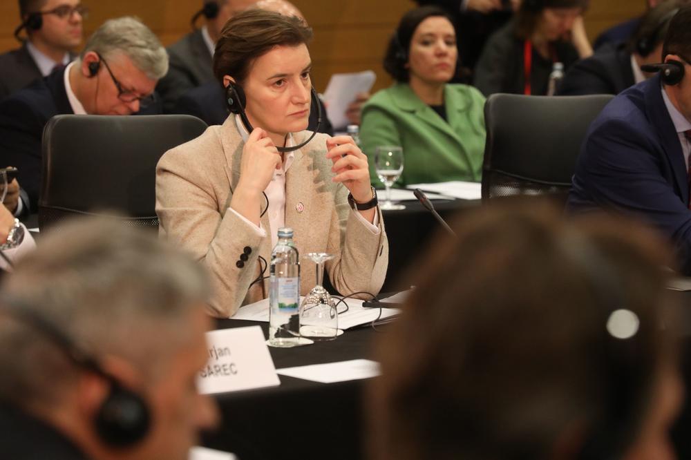 SVI SU SLUŠALI GOVOR PREMIJERKE SRBIJE U DUBROVNIKU: Evo šta je Ana Brnabić poručila sa govornice učesnicima samita (FOTO)