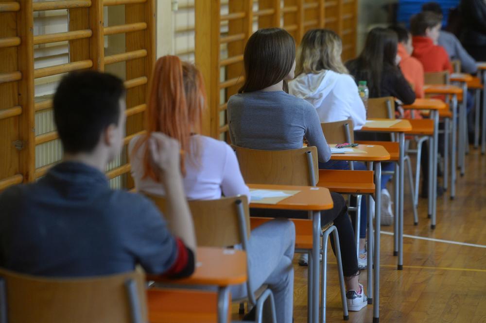 PROBA MALE MATURE: Osmaci danas polažu ispit iz srpskog jezika