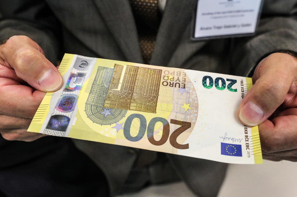 DINAR MIRUJE: Evro danas  117,96 po srednjem kursu