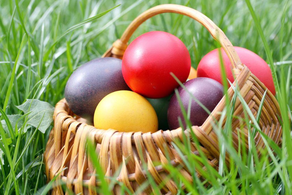 JAJA ZA USKRS KUVANA U VINU: prelepa boja i svetlucavi sjaj na uskršnjim jajima (RECEPT)