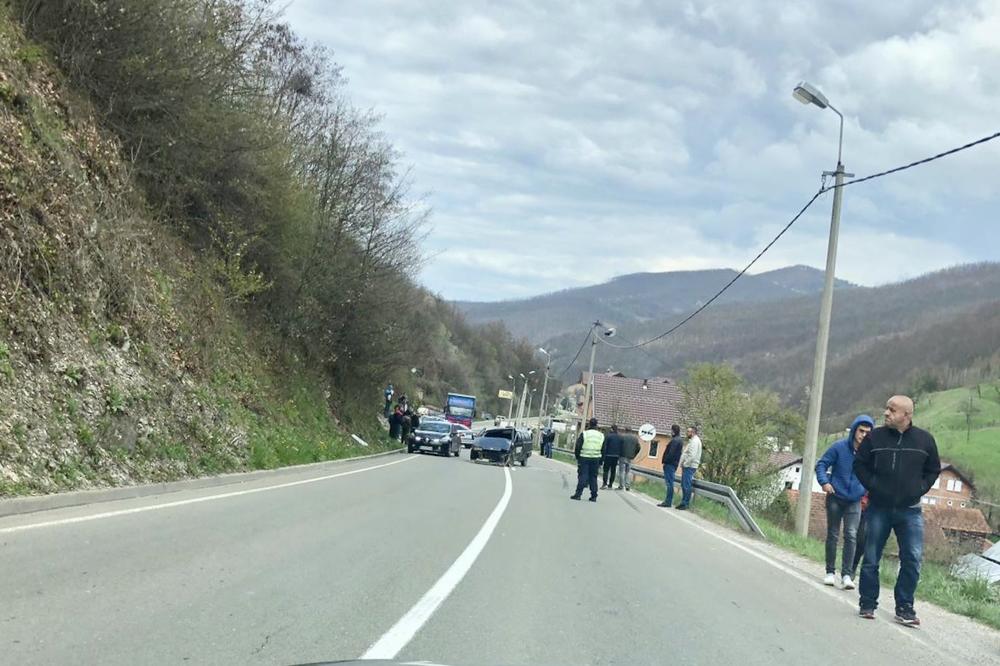 UDES U NOVOM PAZARU: Dva lica povređena, na automobilima velika materijalna šteta