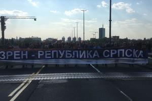 REPUBLIKA SRPSKA PREKO BRANKOVOG MOSTA UŠLA U BEOGRAD: Došli da podrže skup Budućnost Srbije