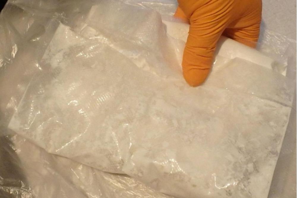 U SLOVENIJI RAZBIJENA NARKO-BANDA: Policija uhapsila devet ljudi i zaplenila 230 kilograma  kokaina i 45 kilograma drugih narkotika!