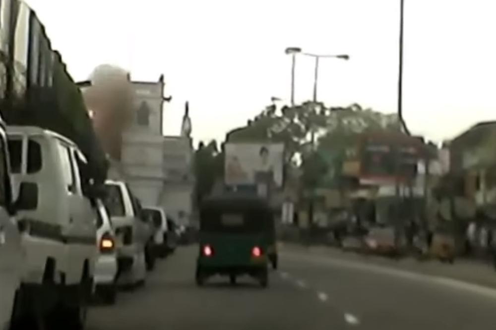 KAMERE UHVATILE TRENUTAK NAPADA: Ovako je eksplodirala crkva na Šri Lanki, sve prekrio gusti dim (VIDEO)