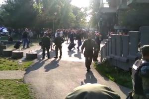 DOLAZAK KOŠARKAŠA BUDUĆNOSTI U PIONIR: Podgoričani dočekani žestokim uvredama! Policija ih sprovela u halu (KURIR TV)
