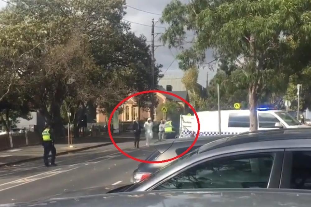 PANIKA U MELBURNU: Uhapšen muškarac kod crkve! Antiterorističke jedinice sa dugim cevima na ulicama! (VIDEO)