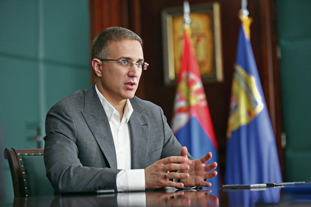 STEFANOVIĆ SE OGLASIO POSLE POSETE MAKRONA: Srpski ministar unutrašnjih poslova posebno je pohvalio OVAJ DETALJ (FOTO)
