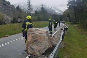 HAOS U SLOVENIJI: Zbog velikog odrona zatvoren put ka austrijskoj granici