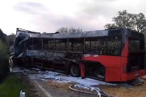 RADOJICU IZ BARLOVA BOG JE POGLEDAO, JUTROS JE ČEKAO BAŠ TAJ AUTOBUS: Video sam kad su se sudarili... Ljudi su zapomagali, odmah sam utrčao i počeo da izvlačim putnike, a onda je buknula vatra