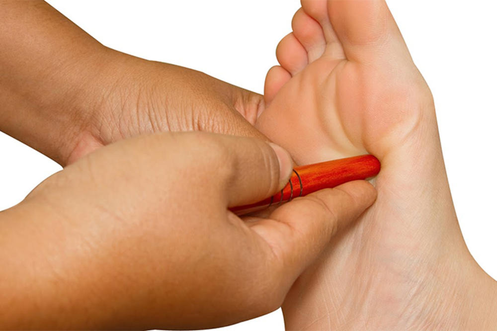 VREME JE ZA REFLEKSOLOGIJU: Pogledajte kako da stimulišete tačke na stopalima i poboljšate svoje ZDRAVLJE!