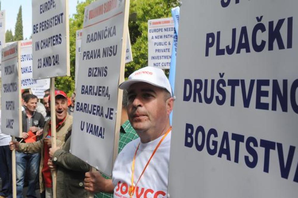 PODGORICA BEZ PRVOMAJSKE ŠETNJE: Problematično obraćanje sindikata ispred Vlade Crne Gore