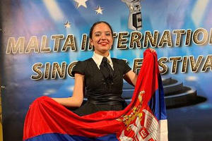 NIŠLIJKA POBEDILA NA EURO STARU: Veliki uspeh mlade Une Dimitrijević (13) na festivalu na Malti, ovako je zagrmela ruska Rjabinuška! (VIDEO)