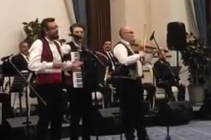 ERDOGAN SE POBRINUO DA RAZVESELI GOSTE: Dodik i Džaferović u Ankari večerali uz hitove Halida Bešlića! (VIDEO)
