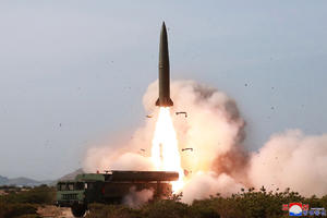 SEVERNA KOREJA PONOVO ISPALILA PROJEKTILE: Šesta raketna proba Pjongjanga u poslednjih mesec dana!