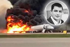 DAO JE ŽIVOT ZA PUTNIKE: Hrabri stjuard se bacio u vatru ne bi li otvorio VRATA SPASA u zapaljenom ruskom avionu! (VIDEO)