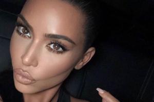 SVAKA SLIČNOST JE NAMERNA! KIM KARDAŠIJAN DOBILA DVOJNICU: Kada vidite lice ove devojke sve će vam BITI JASNO! ISTE SU! (FOTO)