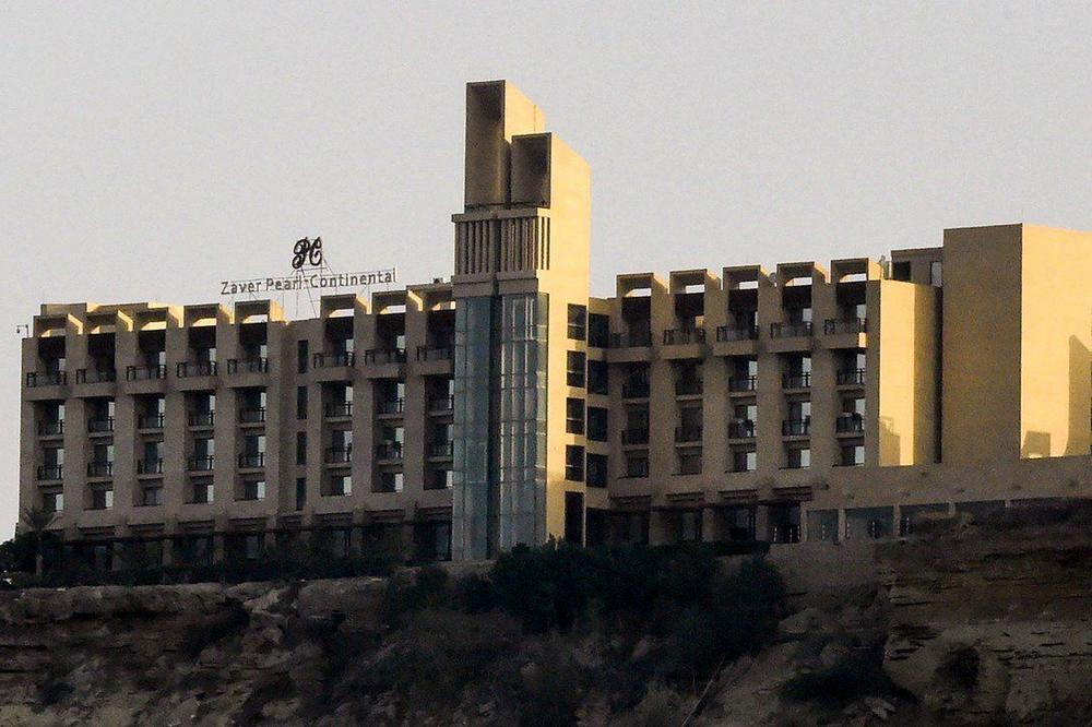 NAPAD NA HOTEL SA 5 ZVEZDICA: Ubijen radnik obezbeđenja i svi napadači na luksuzni hotel u Pakistanu!