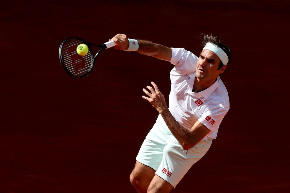 DOPALO MU SE NA ŠLJACI: Rodžer Federer igra i na Mastersu u Rimu