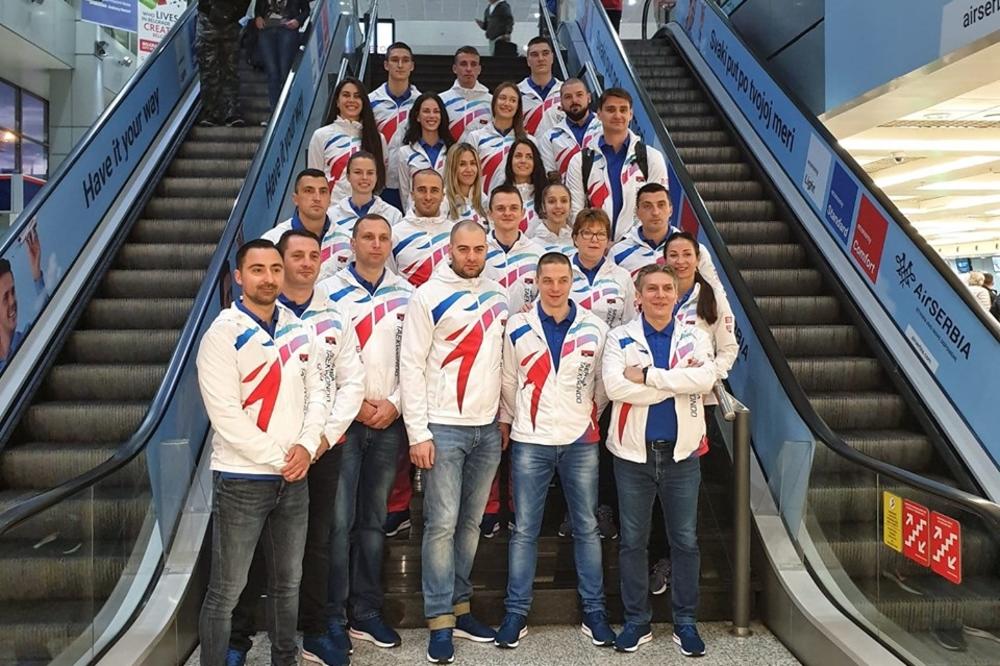 SREĆAN PUT: Srpski tekvondisti otputovali na Svetsko prvenstvo u Mančester po medalje