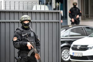 PRITVORENIK TEŠKO POVREDIO POLICAJCA: Drama u Podgorici, zatražio da ode do toaleta, a onda nastao NEVIĐEN HAOS