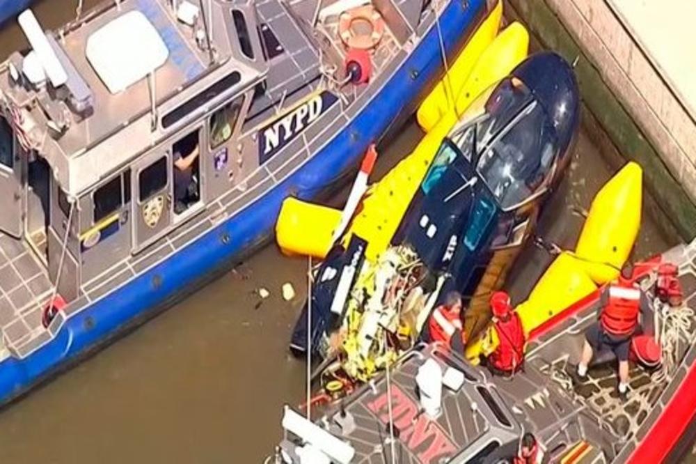 DRAMA NA MENHETNU: Helikopter se srušio u reku Hadson na samo metar od heliodroma! (VIDEO)