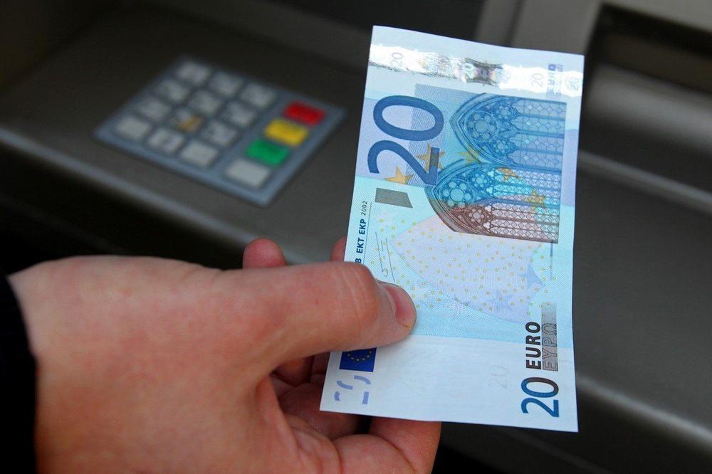 DINAR REKORDNO VISOK: Srednji kurs evra danas 117,90