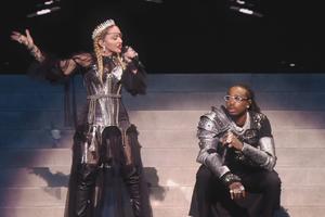 EVROVIZIJA JE UPRAVO POSTALA NAJBOLJI ŠOU KOJI STE GLEDALI: Kraljica popa je nastupila pred publikom i bacila je u potpuni TRANS! (VIDEO)